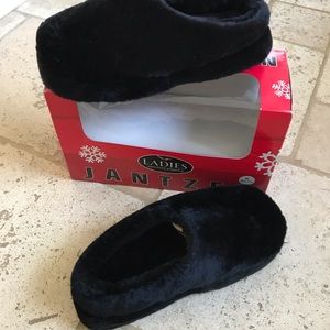 Plush slippers NEW WITH BOX GREAT GIFT